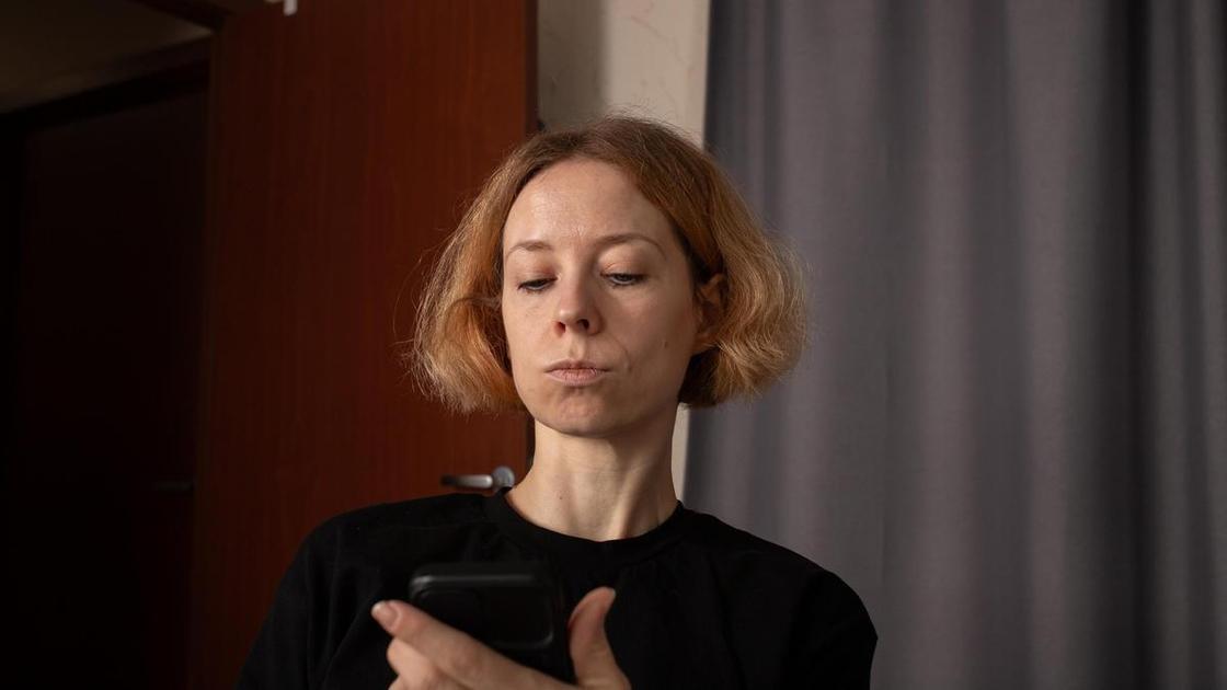 «Младшая сестра назвала меня паразитом за просьбу перевести деньги. А я не работаю, потому что ухаживаю за нашими родителями» (Психология) «Младшая сестра назвала меня паразитом за просьбу перевести деньги. А я не работаю, потому что ухаживаю за нашими родителями» (Психология)